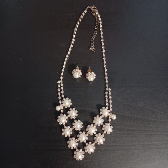 Elegant Pearl & Rhinestone Jewelry Set, 16" - Picture 2 of 5